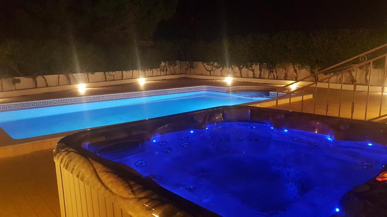 אולוס די אגווה Sunset Villa By Laranjal Rentals מראה חיצוני תמונה