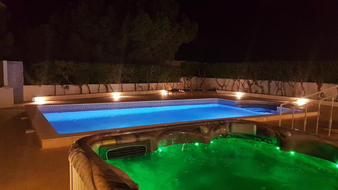 אולוס די אגווה Sunset Villa By Laranjal Rentals מראה חיצוני תמונה