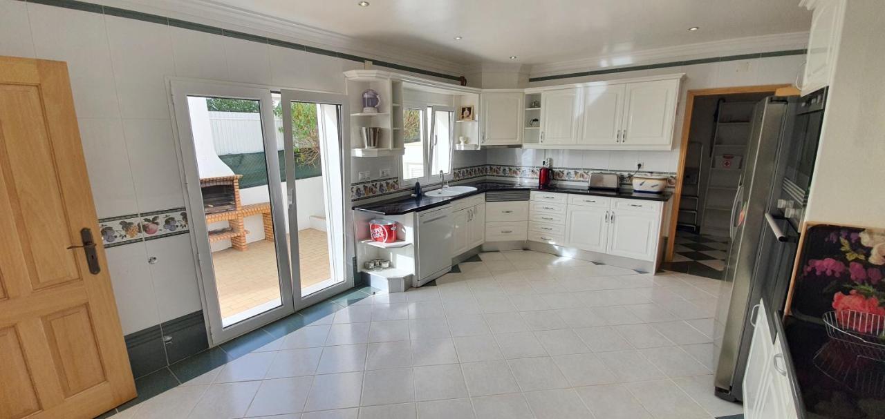 אולוס די אגווה Sunset Villa By Laranjal Rentals מראה חיצוני תמונה